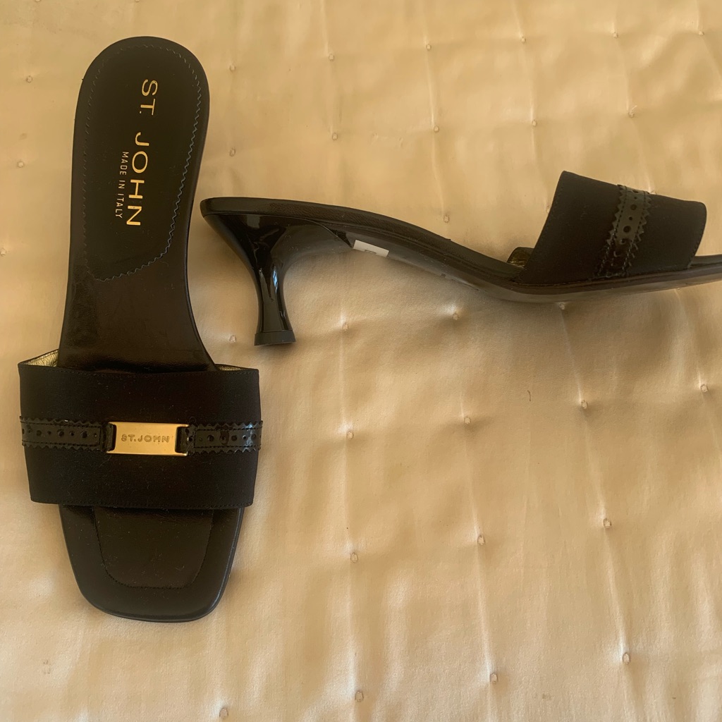 St John Navy Nappa Mule Size 6 . Mikonos.